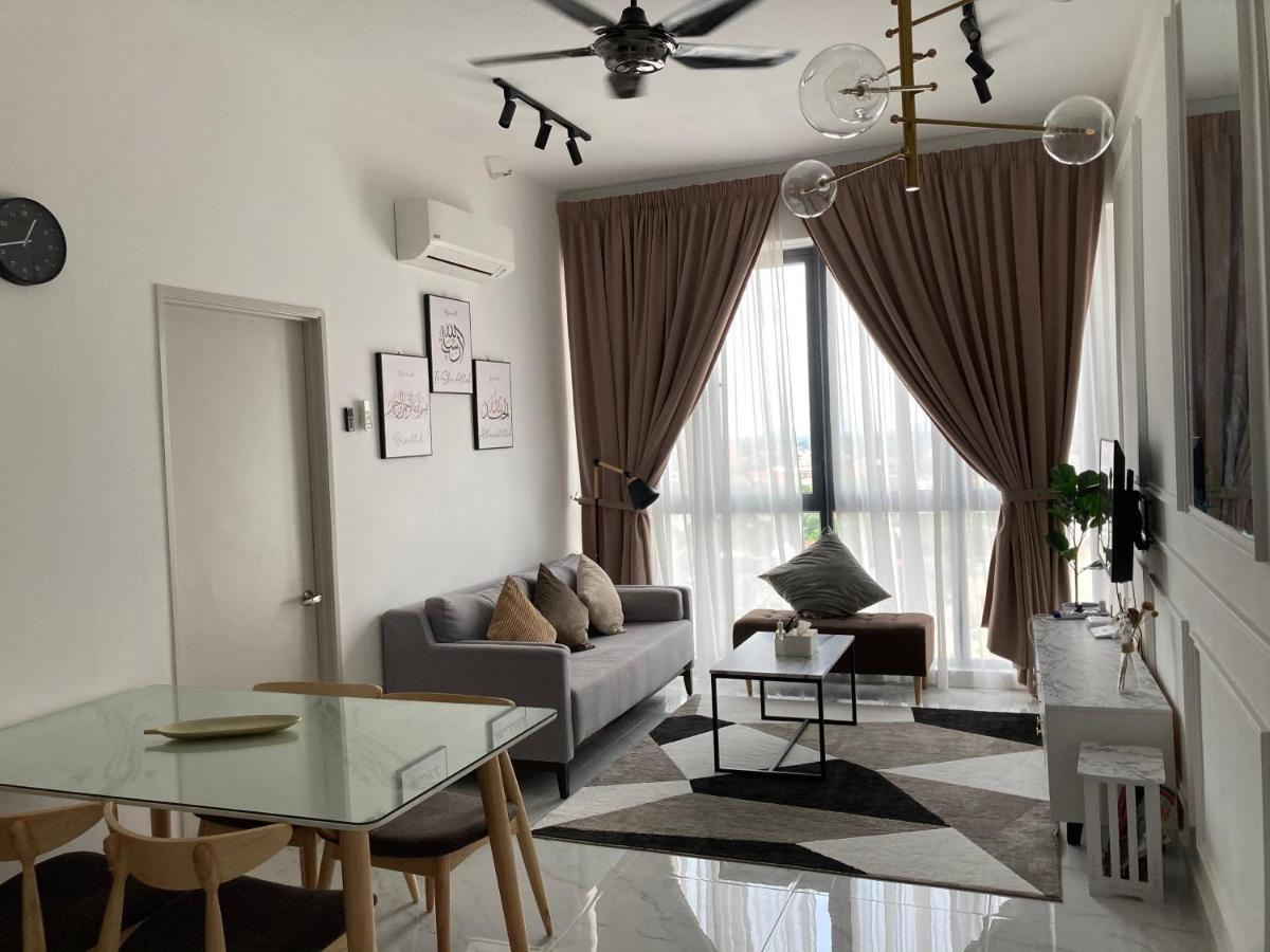 Free Netflix! Zas Suite At Troika Residence, Kb كوتا بْهارو المظهر الخارجي الصورة