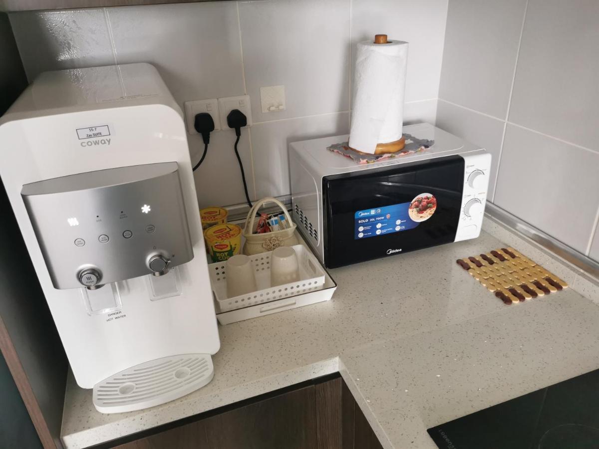Free Netflix! Zas Suite At Troika Residence, Kb كوتا بْهارو المظهر الخارجي الصورة