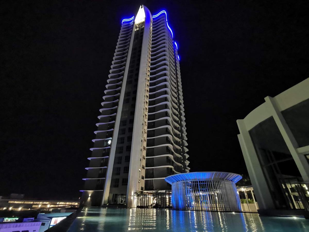 Free Netflix! Zas Suite At Troika Residence, Kb كوتا بْهارو المظهر الخارجي الصورة