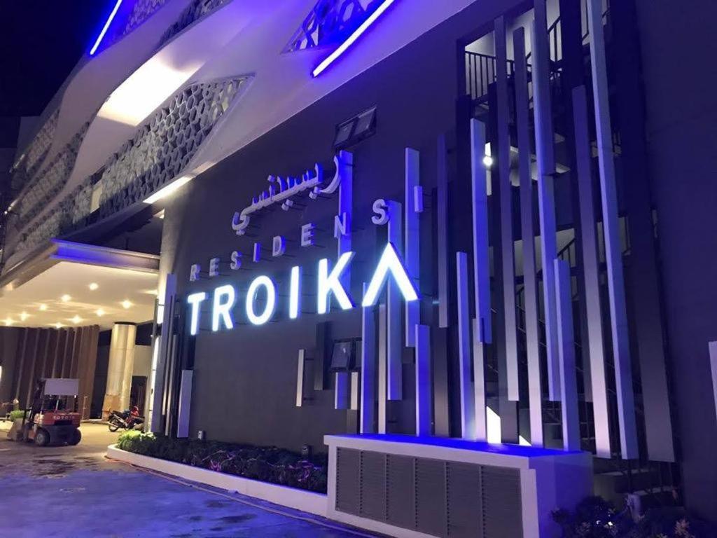 Free Netflix! Zas Suite At Troika Residence, Kb كوتا بْهارو المظهر الخارجي الصورة